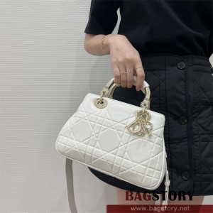 디올 DIOR 신상 레이디95.22 토트백 스몰 23cm