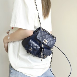 샤넬 CHANEL 핫 신상 23ss 듀마 더블 포켓 백팩 스몰 AS3787