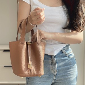 에르메스 HERMES 피코탄백 Togo가죽 22cm