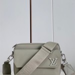 루이비통 Louis Vuitton 패스트라인 메신저백 M22611