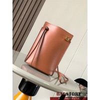 로에베 LOEWE  다이스 포켓 크로스백 탄