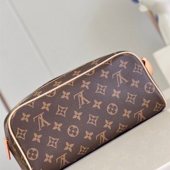 루이비통 Louis Vuitton 도프 키트 토일렛 파우치 M44494
