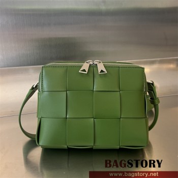 보테가베네타 BV 카세트 카메라백 730027