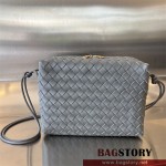 보테가베네타 인트레치아토 미디움 루프 카메라백 680256