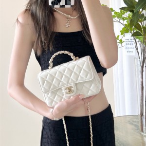 샤넬 CHANEL 뉴미니 탑핸들백 램스킨 금장 18cm