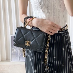 샤넬 CHANEL 19플랩 WOC크로스백