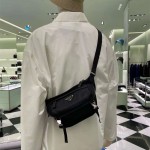 프라다 PRADA 23년 신상 바이커백 스몰  2VH171