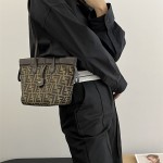 펜디 FENDI 신상 미니 오리가미백  8092B68