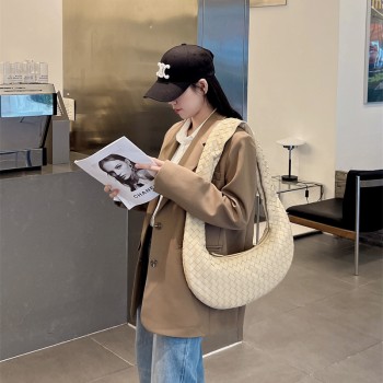 보테가베네타 BV  버디 크로스백  755618