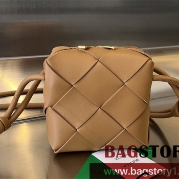 보테가베네타 미니 카세트 카메라 백 701915