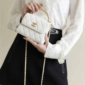 샤넬 CHANEL 22B 체인 탑핸들 플랩백 스몰 AP2945