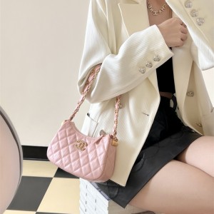 샤넬 CHANEL 신상 23K 19 호보백 미니 AP3647