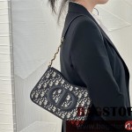 디올 DIOR CD 시그니처 호보 미니백