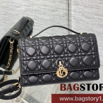 디올 DIOR 신상 미스 크로스백 24cm