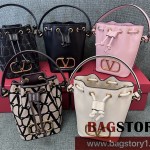 발렌티노 Valentino 나파 가죽 미니 브이로고 시그니처 버킷 백