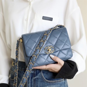 샤넬 CHANEL 신상 23k 19플랩백