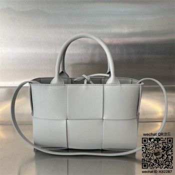 보테가베네타 BV 미니 아르코 토트백 25cm 709337