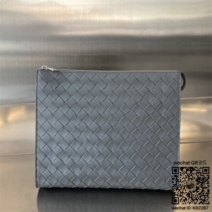 보테가베네타 BV 인트레치아토 하프 지퍼 파우치 클러치백