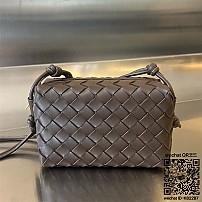 보테가베네타 BV 루프 미니 크로스백 723547