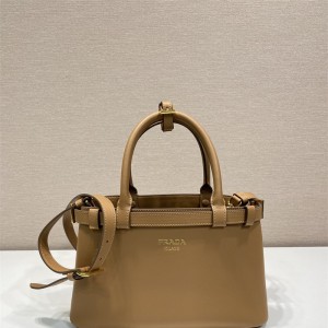 프라다 PRADA 신상 스몰 가죽 핸드백 1BA418