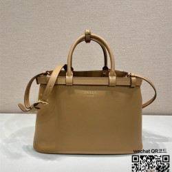 프라다 PRADA 신상 미디엄 가죽 핸드백 1BA417