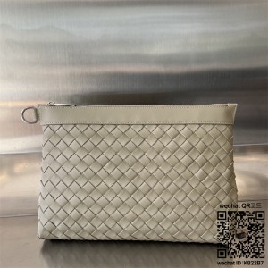 보테가베네타 BV 스몰 인트레치아토 지퍼 파우치 651852