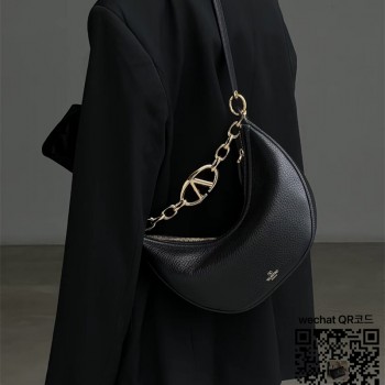 발렌티노 Valentino 브이로고 문 스몰 소프트 그레인 송아지 가죽 체인 호보 백