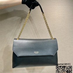 프라다 PRADA  신상 체인 크로스백  1BD068