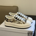 디올 DIOR 자수 스니커즈 운동화 신발 여성용