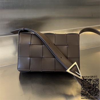 보테가베네타 BV 인트레치아 카세트백 708768