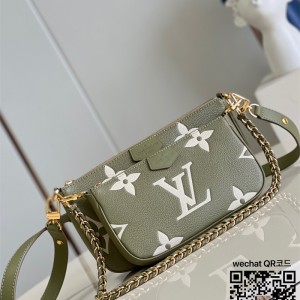 루이비통 Louis Vuitton 멀티 포쉐트 악세수아 숄더백 M22670