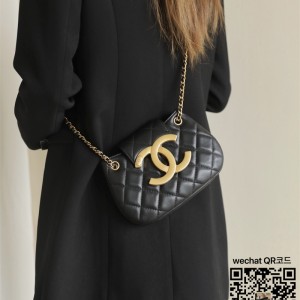 샤넬 CHANEL  신상 램스킨 체인 크로스백 21CM