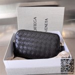 보테가베네타 BV 인트레치아토 파우치백 미디움 765809