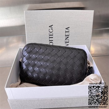 보테가베네타 BV 인트레치아토 파우치백 미디움 765809