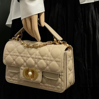 디올 DIOR 졸리 체인 스몰 탑핸들백 22cm