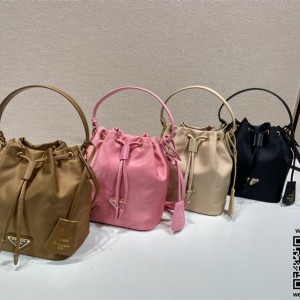 프라다 PRADA 신상 나일론  버킷백 1BE067