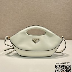 프라다 PRADA 신상  미디움 가죽 핸들백 1BA421