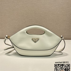 프라다 PRADA 신상  미디움 가죽 핸들백 1BA421