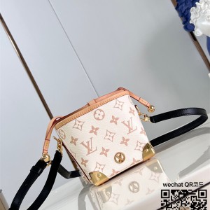 루이비통 Louis Vuitton 노에 퍼스 LV 참 M82886 M83227