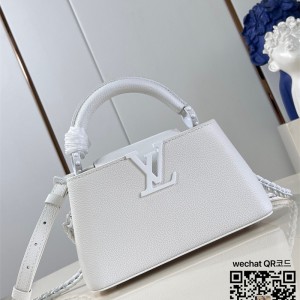 루이비통 Louis Vuitton  카퓌신 이스트 웨스트 미니 22cm M23955