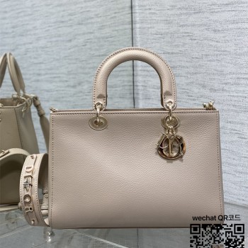 디올 DIOR 신상 Lady D-Sire 레이드 디자이어백 30cm