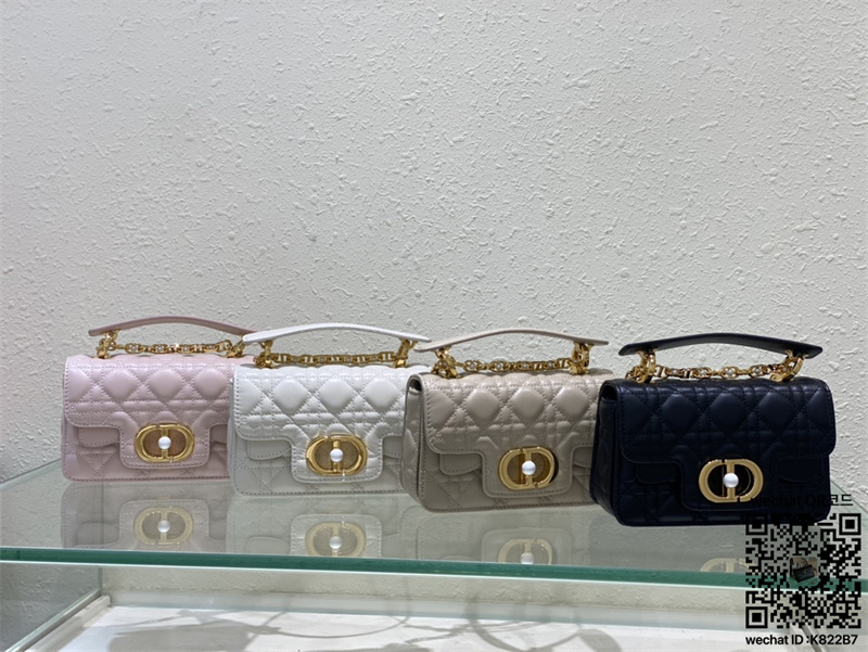 디올 DIOR 졸리 체인 미니 탑핸들백 19cm