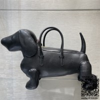 톰브라운 THOM BROWNE  강아지백