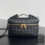 보테가베네타 BV 스트랩 장식의 베니티 케이스 789109