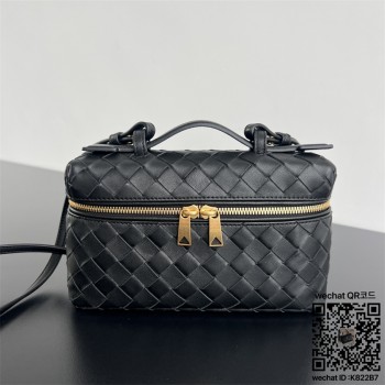 보테가베네타 BV 스트랩 장식의 베니티 케이스 789109