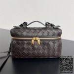 보테가베네타 BV 스트랩 장식의 베니티 케이스 789109