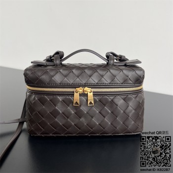 보테가베네타 BV 스트랩 장식의 베니티 케이스 789109