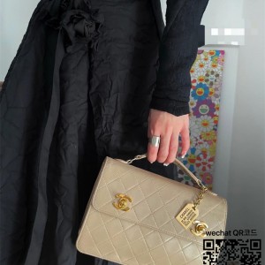 샤넬 CHANEL 램스킨 박스 핸들백 토트백 AS6025