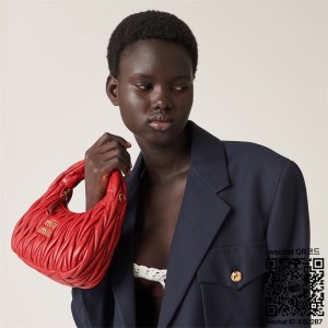 미우미우 MIUMIU 마테라쎄 나파 호보백 스몰