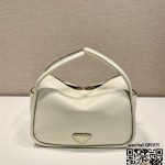 프라다 PRADA 신상 가죽 핸드백 1BA451